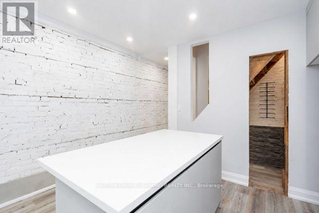 100 Rosethorn Avenue, Toronto (weston-pellam Park), Ontario