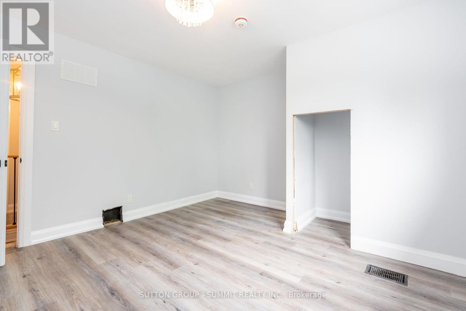 100 Rosethorn Avenue, Toronto (weston-pellam Park), Ontario