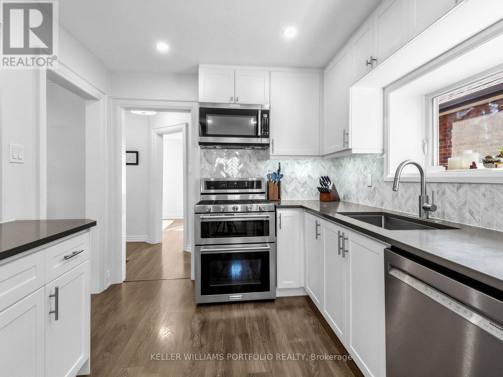 163 Lambton Avenue, Toronto (rockcliffe-smythe), Ontario