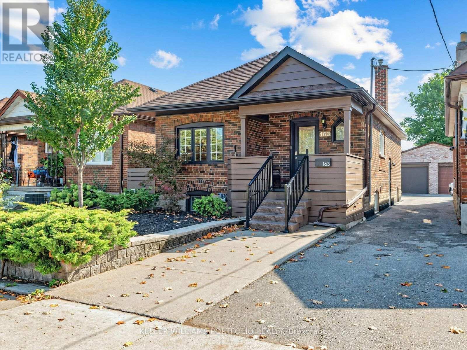 163 Lambton Avenue, Toronto (rockcliffe-smythe), Ontario
