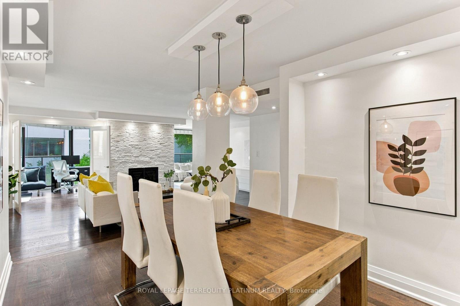 203 - 70 Montclair Avenue, Toronto (forest Hill South), Ontario