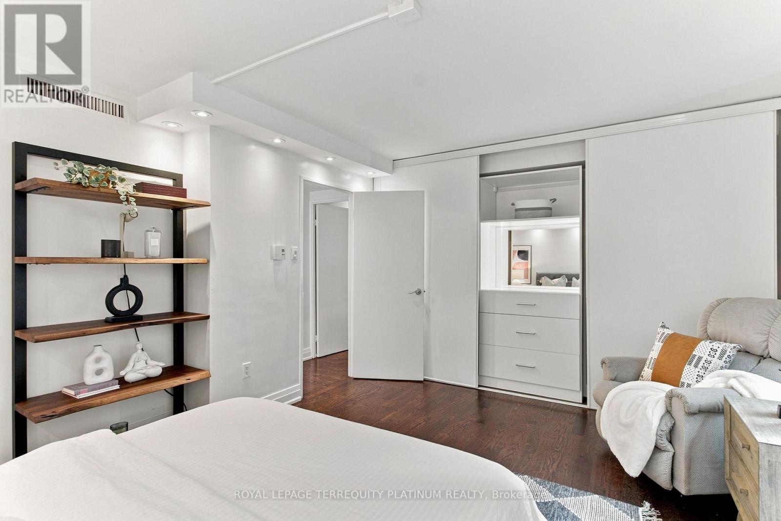 203 - 70 Montclair Avenue, Toronto (forest Hill South), Ontario