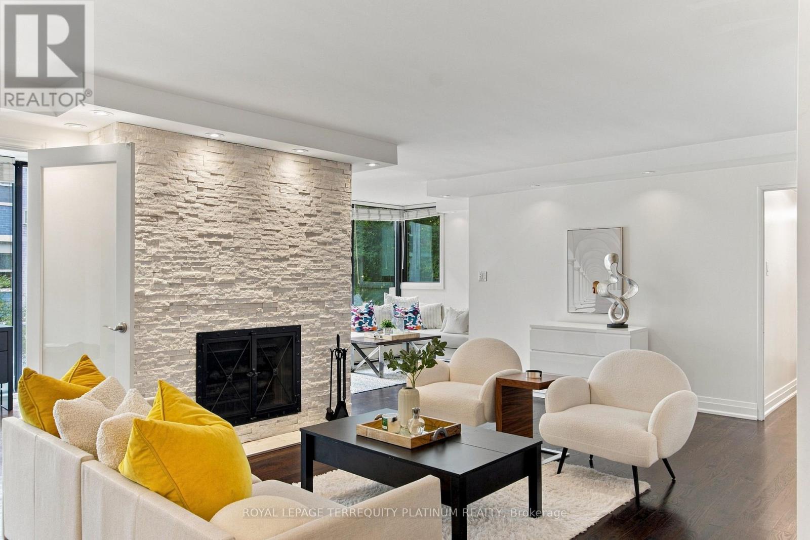 203 - 70 Montclair Avenue, Toronto (forest Hill South), Ontario