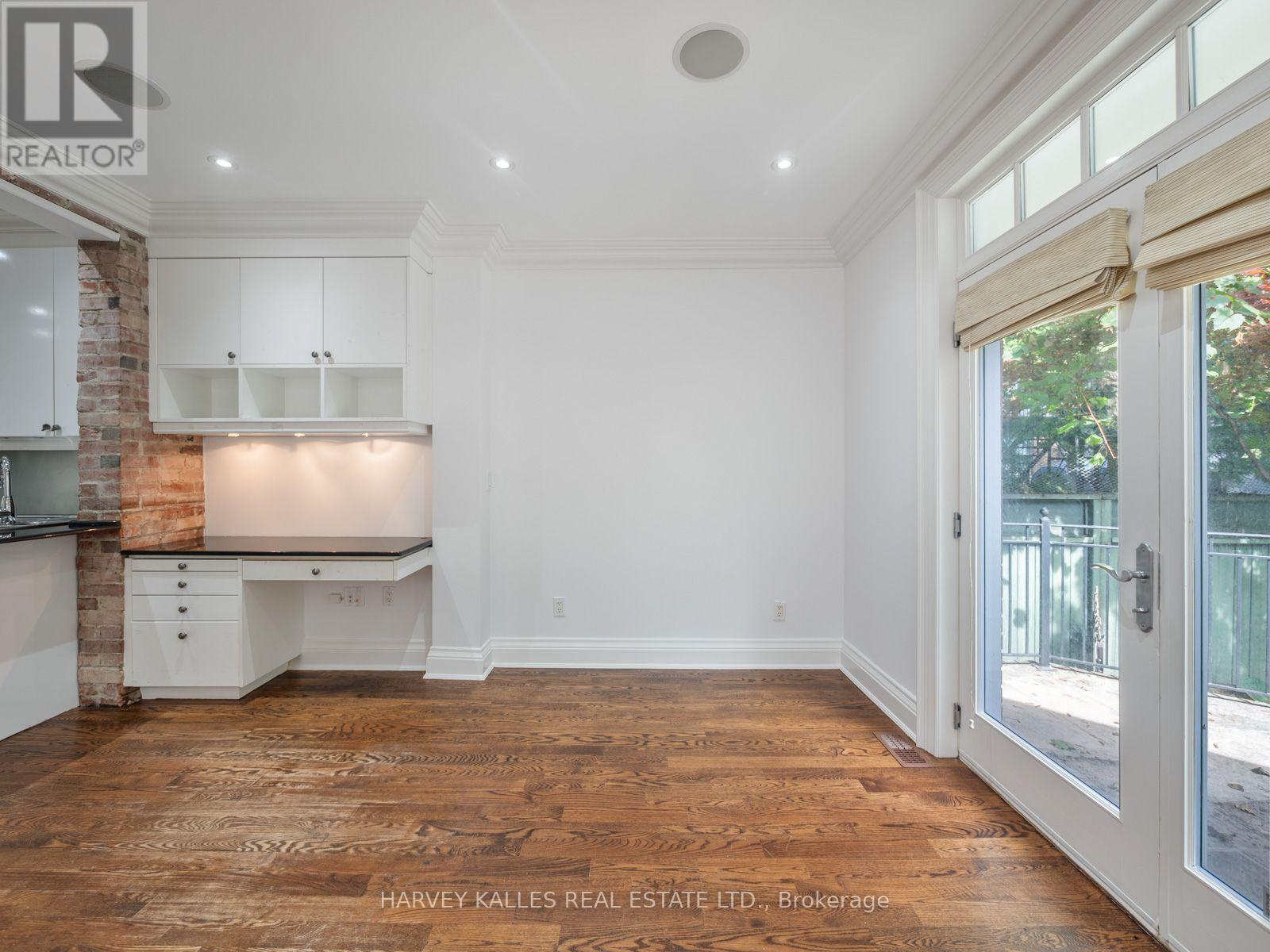 67 Warren Road, Toronto (casa Loma), Ontario