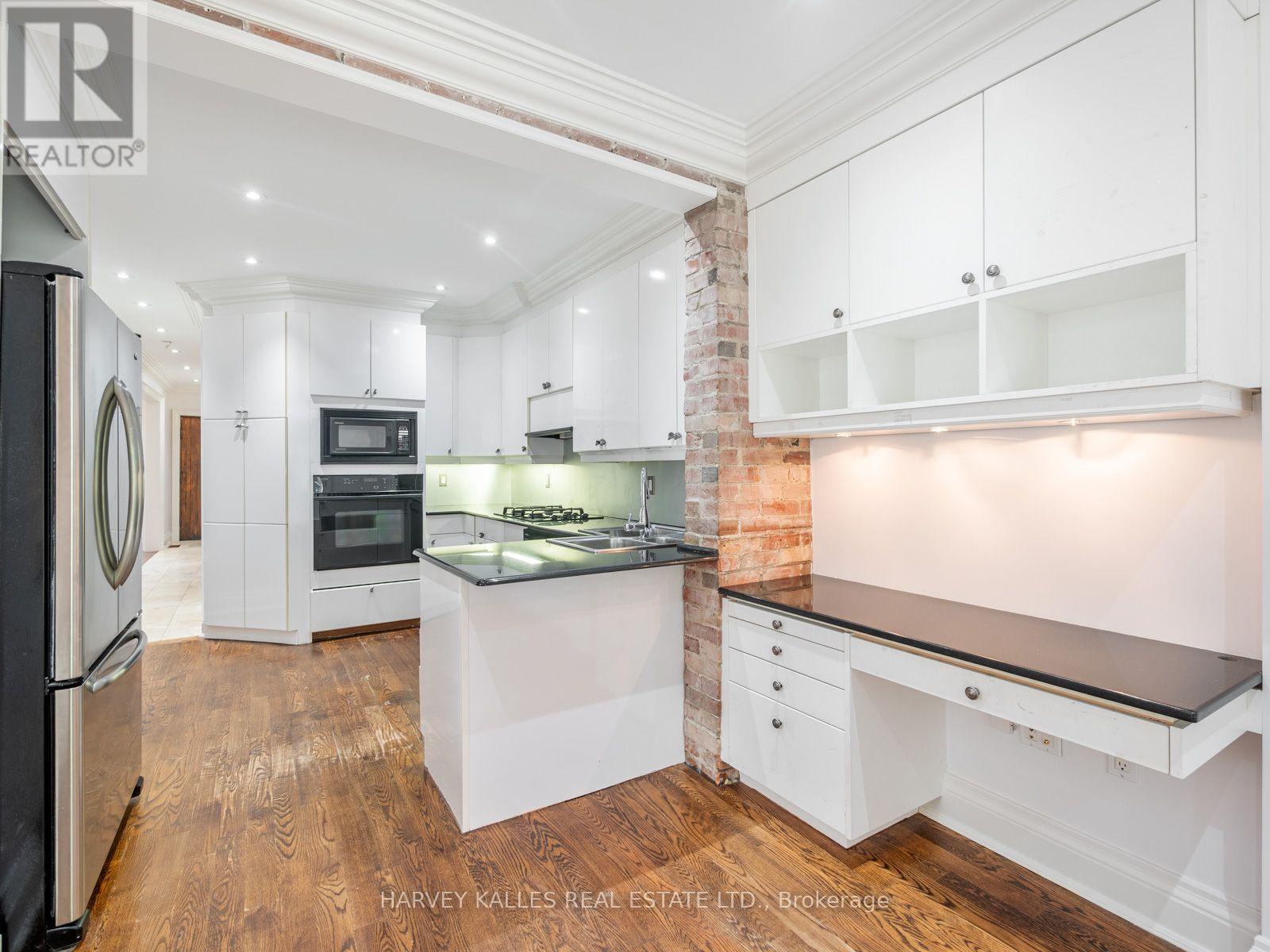 67 Warren Road, Toronto (casa Loma), Ontario