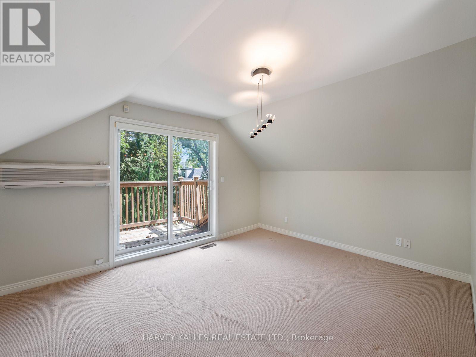 67 Warren Road, Toronto (casa Loma), Ontario