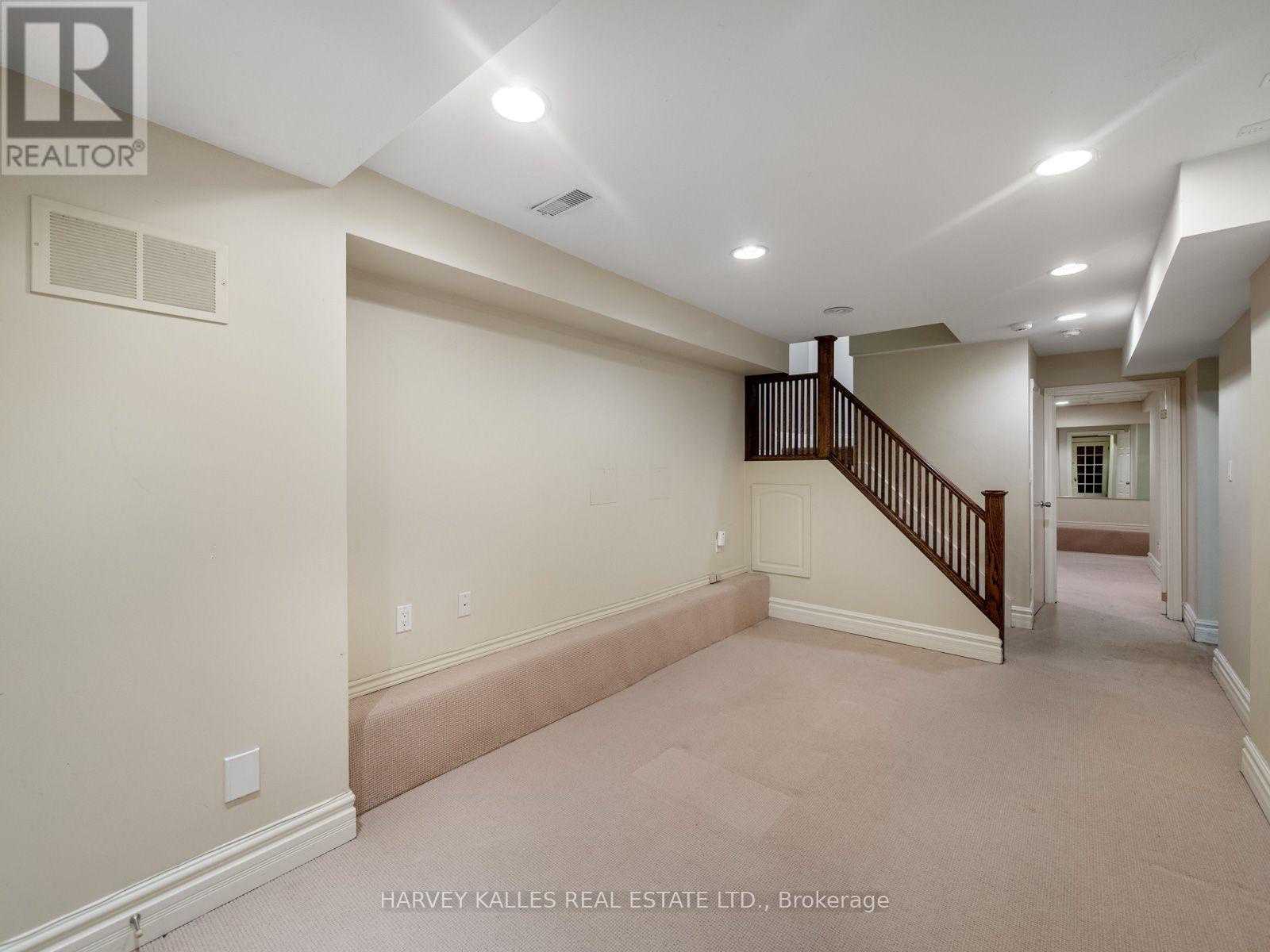 67 Warren Road, Toronto (casa Loma), Ontario