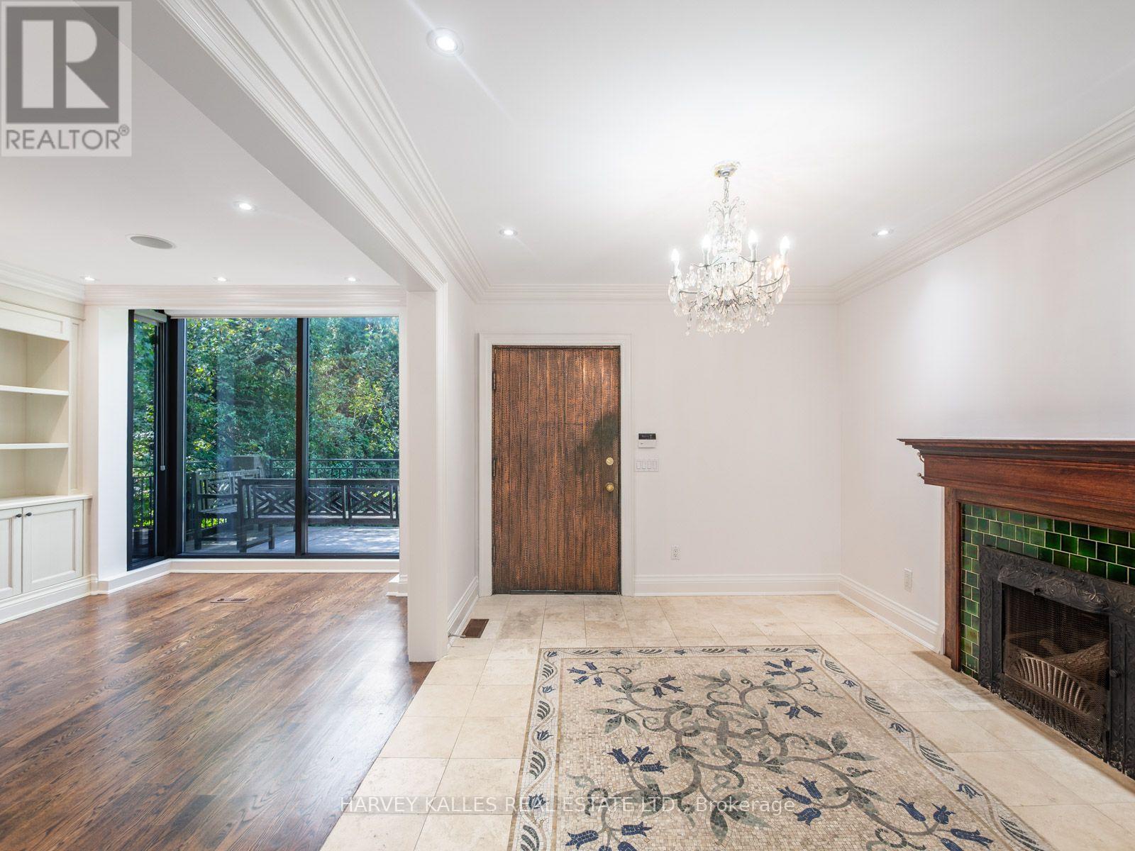 67 Warren Road, Toronto (casa Loma), Ontario