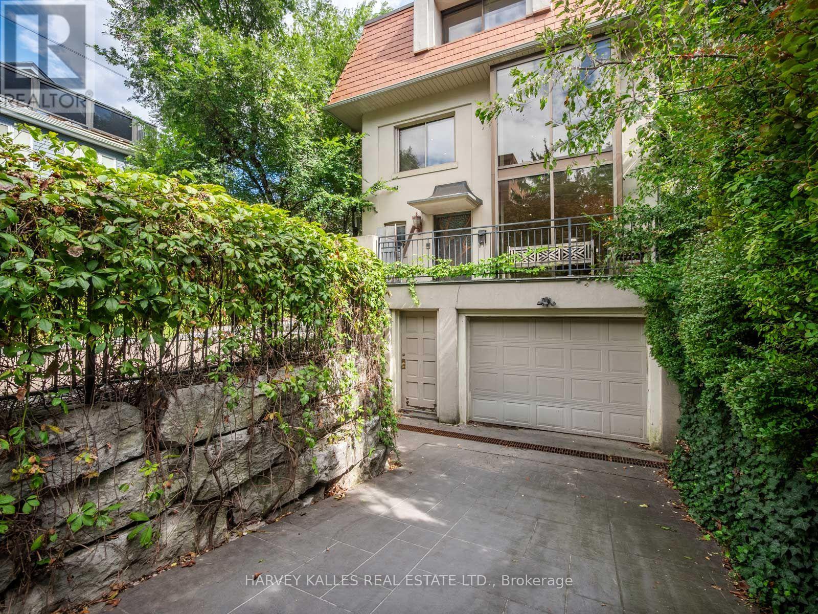 67 Warren Road, Toronto (casa Loma), Ontario