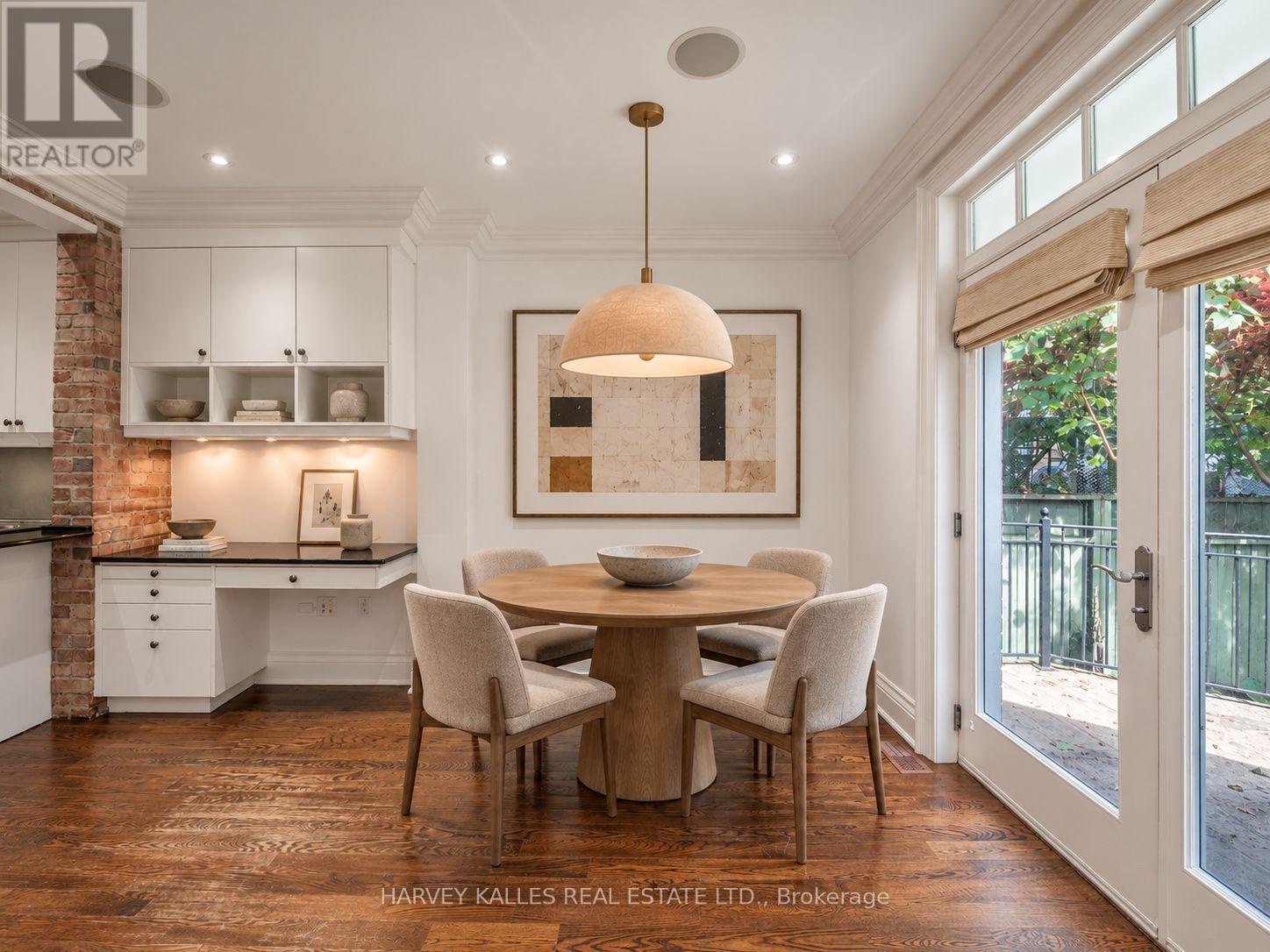 67 Warren Road, Toronto (casa Loma), Ontario