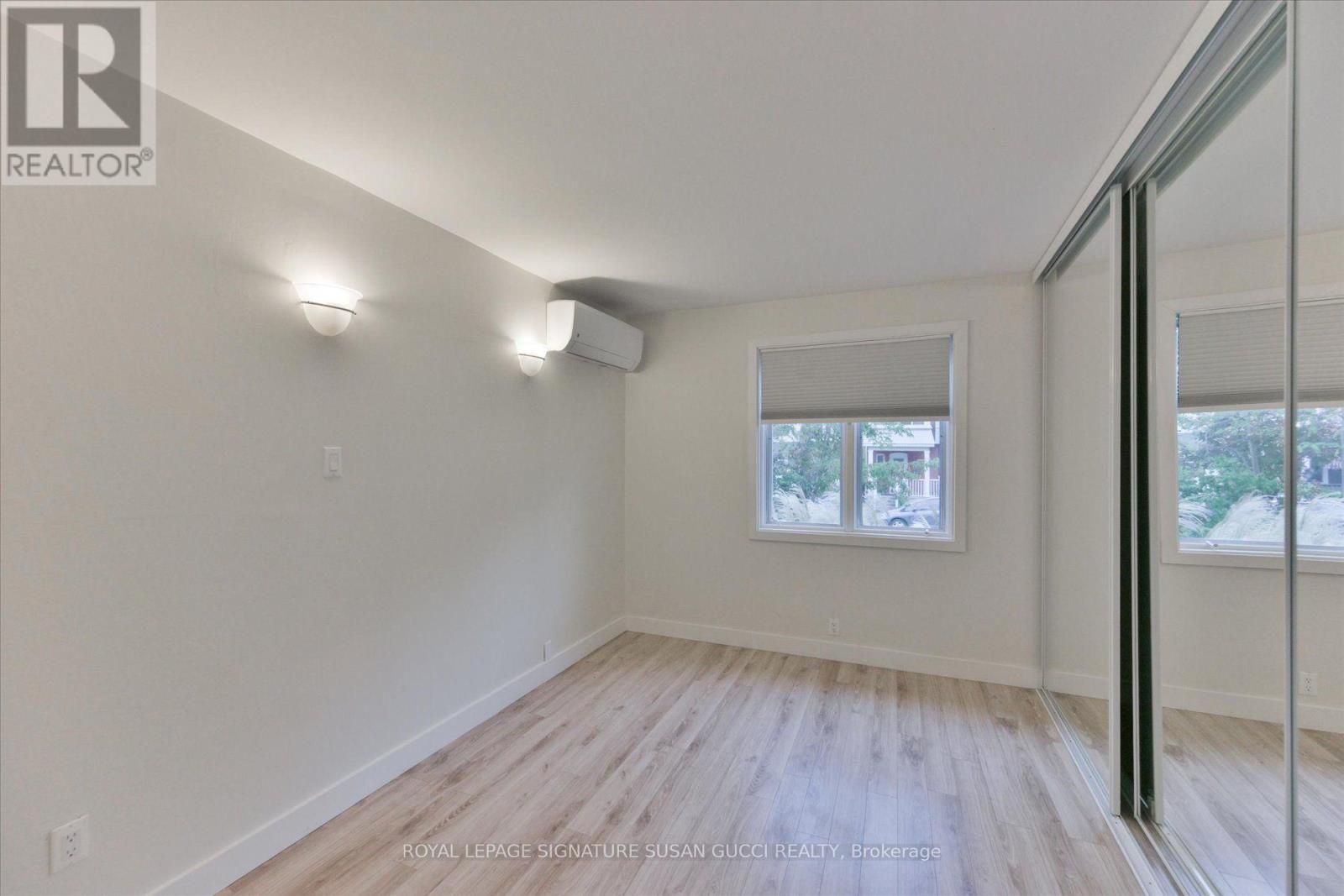 233 Cedarvale Avenue, Toronto (woodbine-lumsden), Ontario