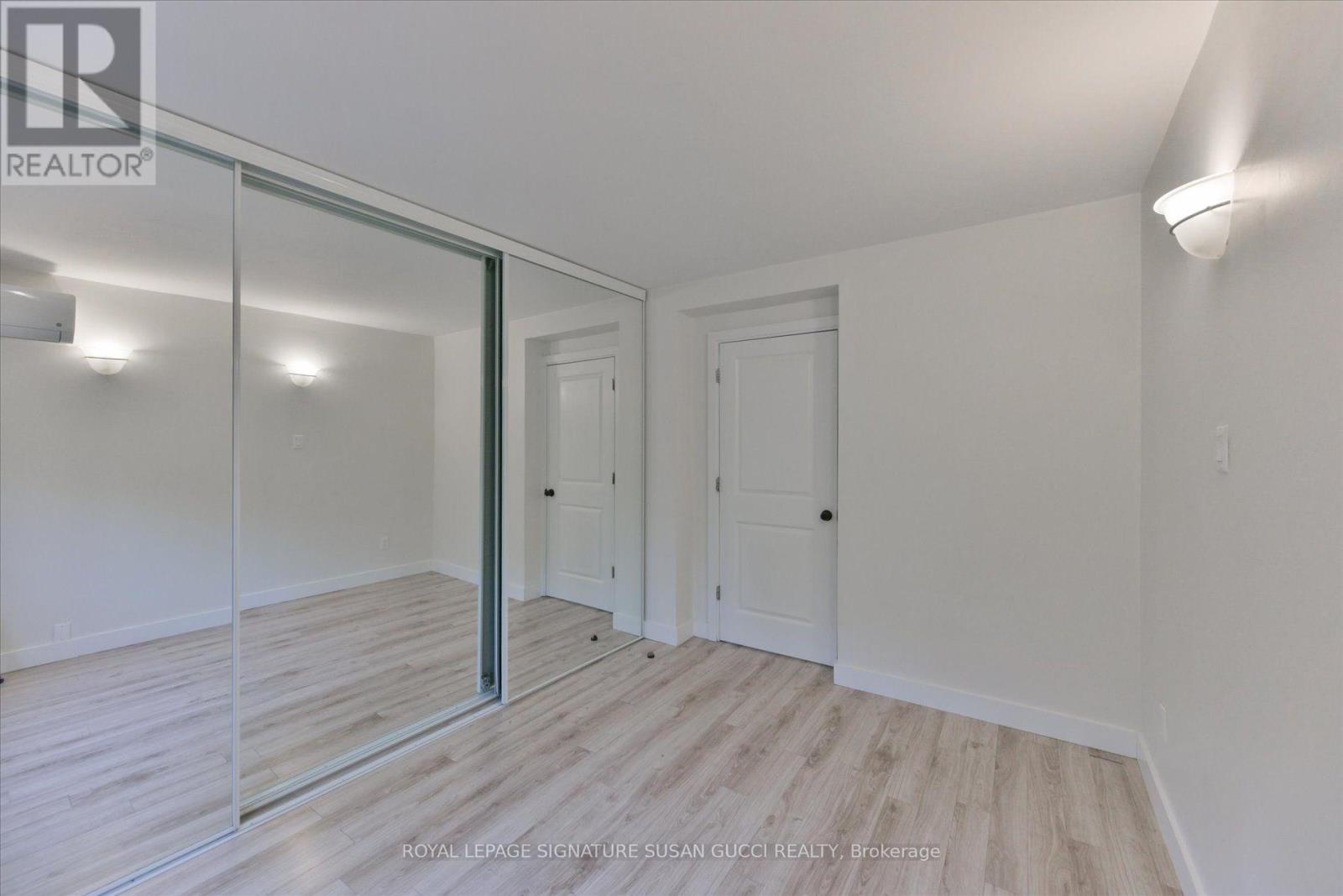 233 Cedarvale Avenue, Toronto (woodbine-lumsden), Ontario
