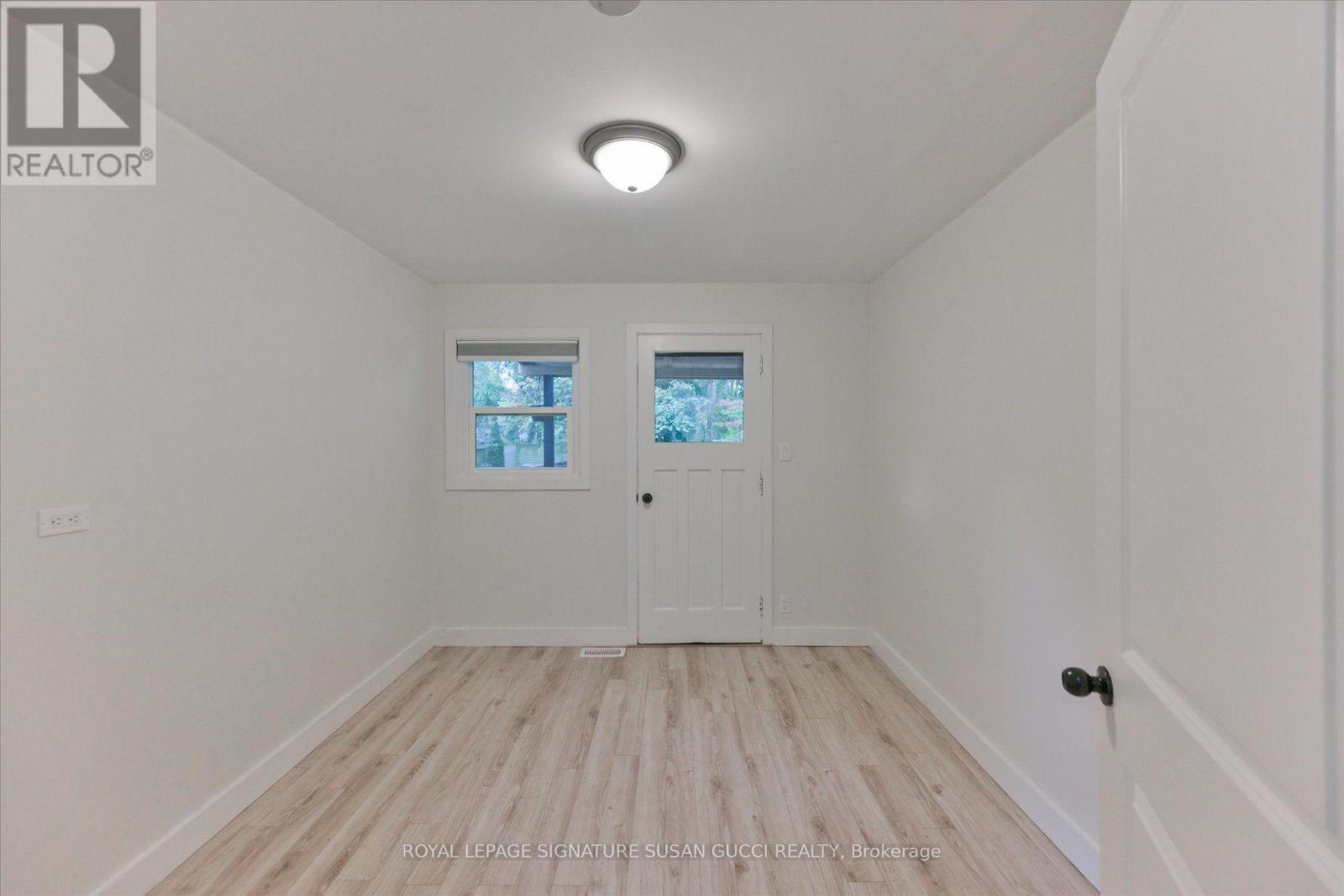 233 Cedarvale Avenue, Toronto (woodbine-lumsden), Ontario