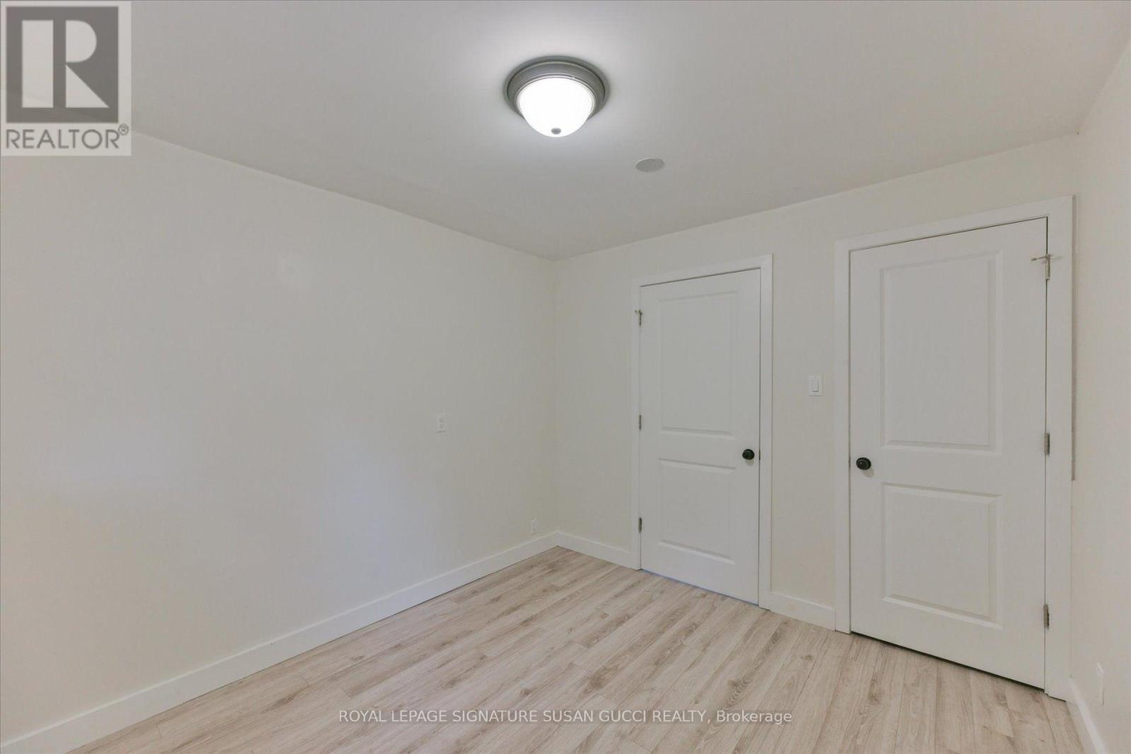 233 Cedarvale Avenue, Toronto (woodbine-lumsden), Ontario
