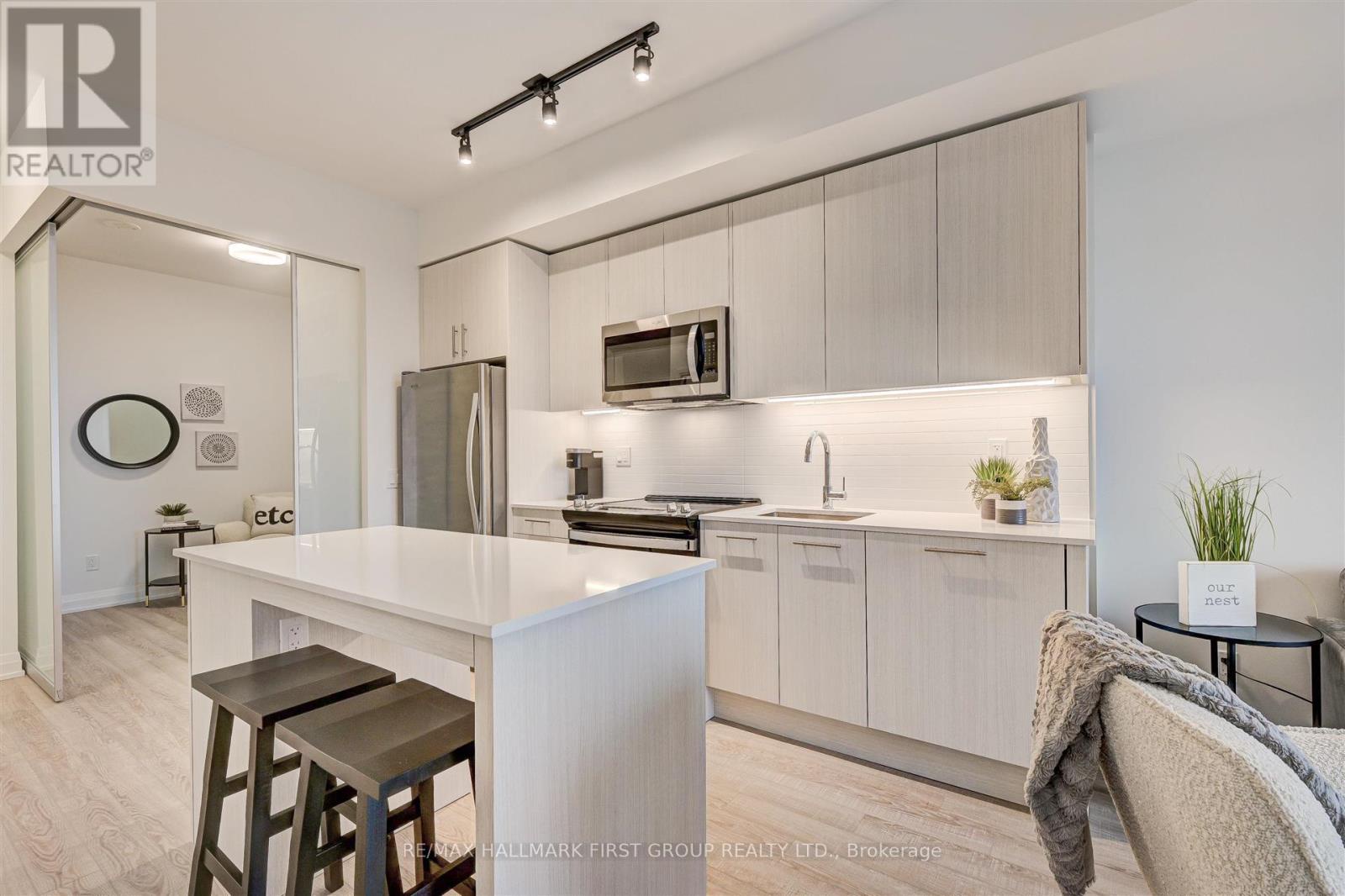 1017 - 286 Main Street, Toronto (east End-danforth), Ontario
