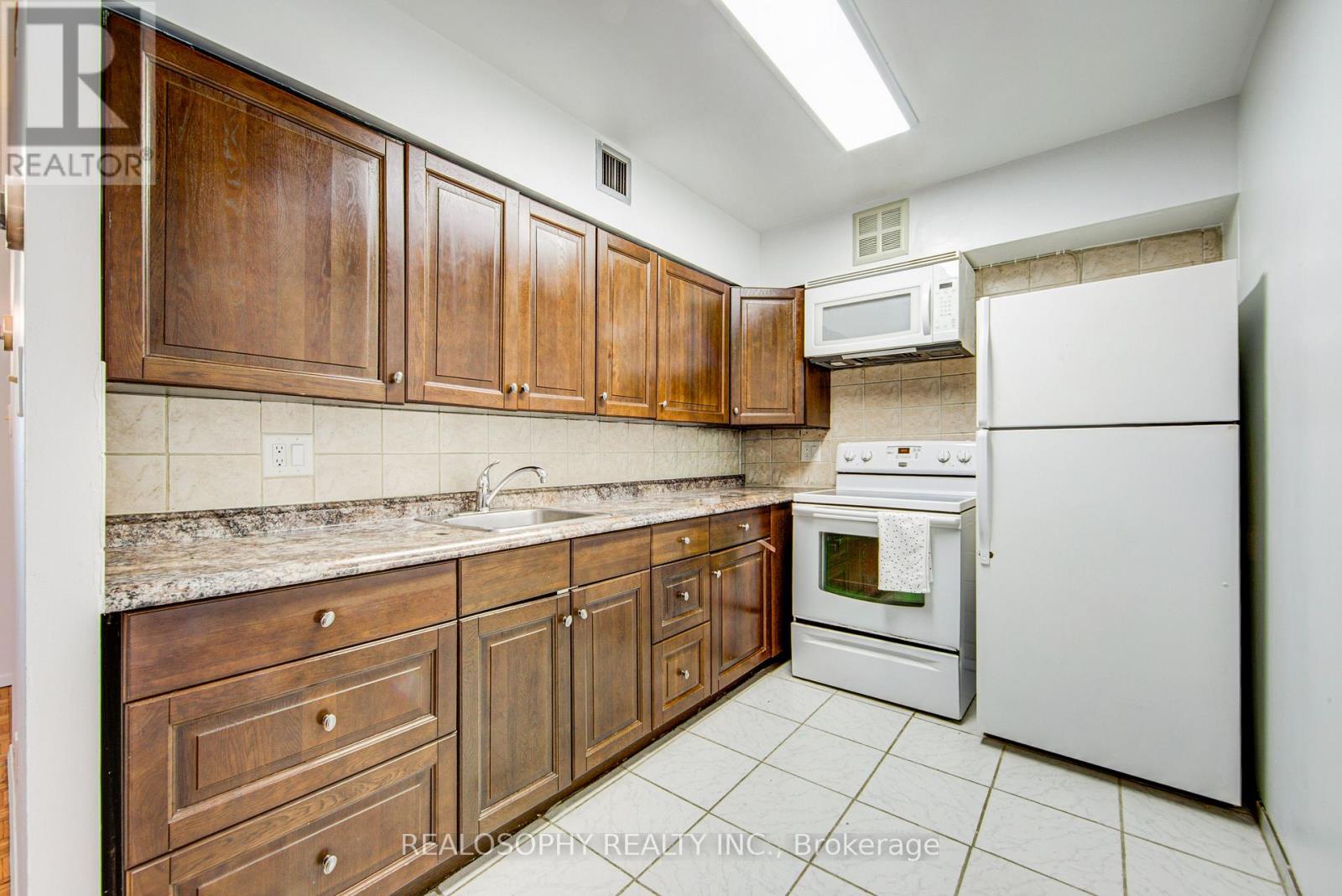 756 - 24 Southport Street, Toronto (high Park-swansea), Ontario