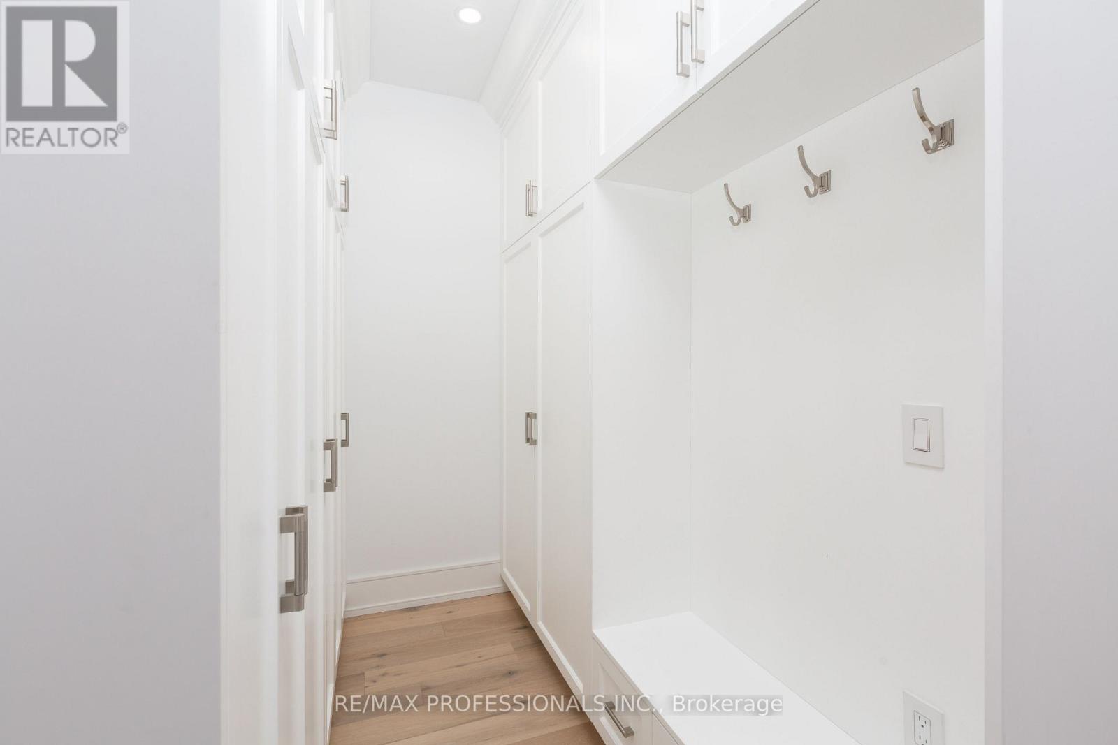 28 Martin Grove Road, Toronto (islington-city Centre West), Ontario