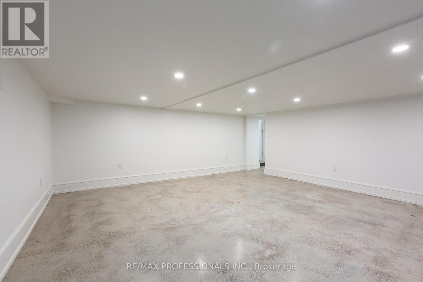 28 Martin Grove Road, Toronto (islington-city Centre West), Ontario