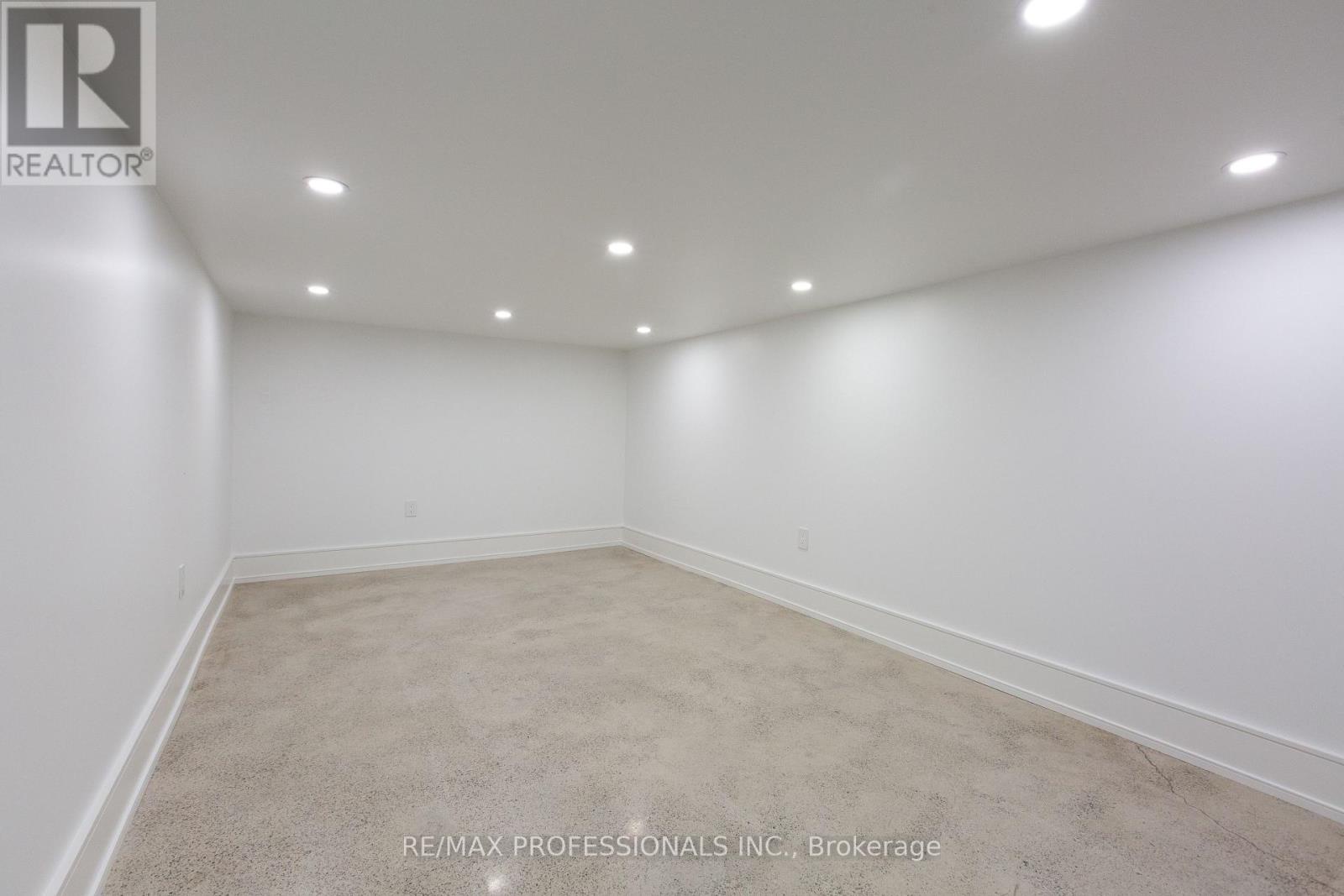 28 Martin Grove Road, Toronto (islington-city Centre West), Ontario