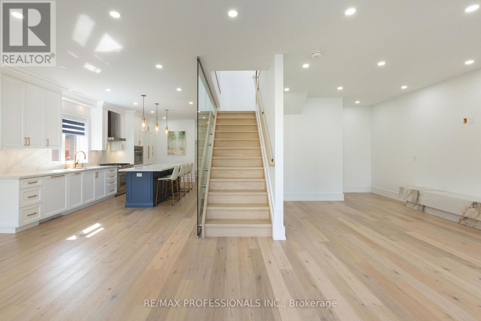 28 Martin Grove Road, Toronto (islington-city Centre West), Ontario