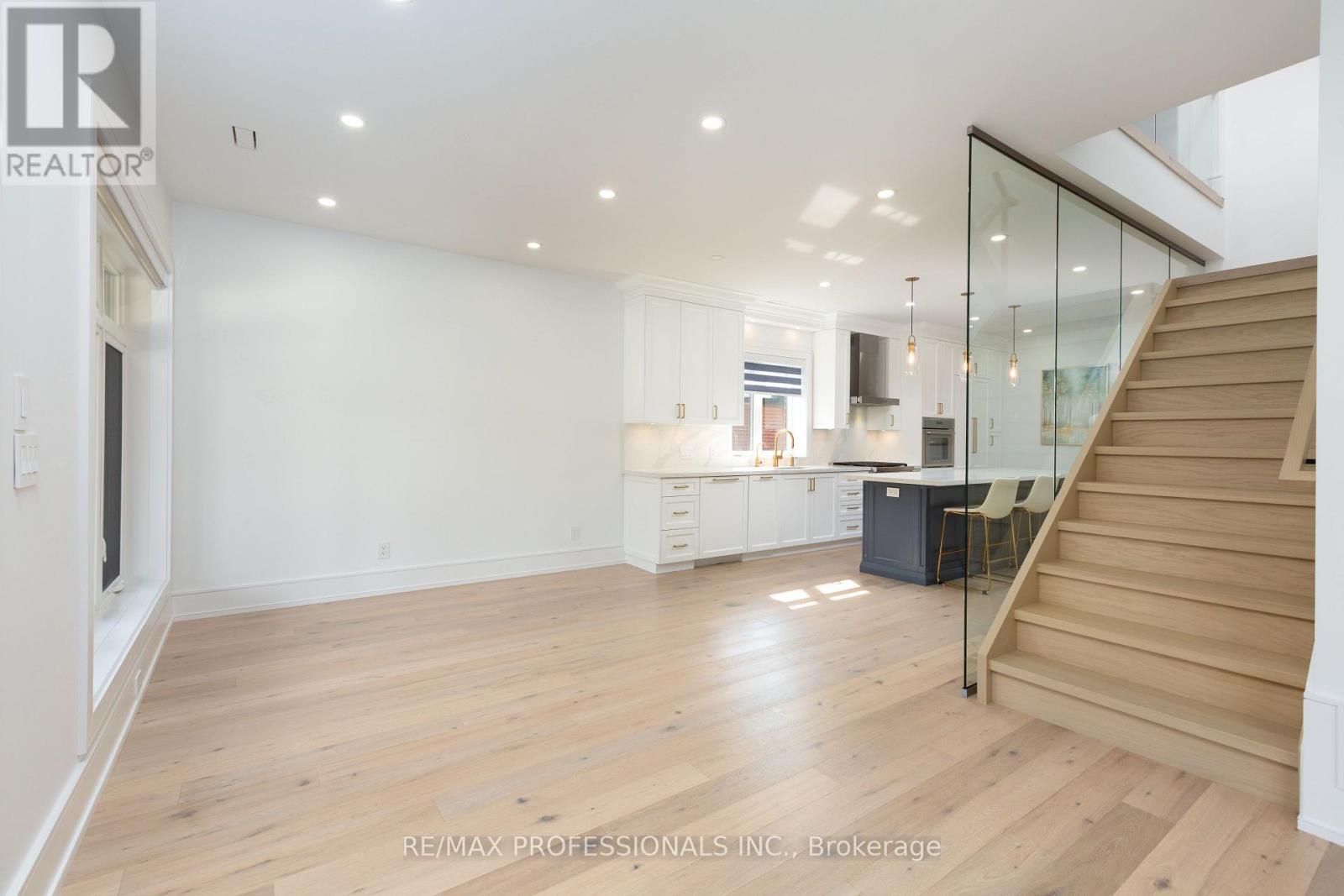 28 Martin Grove Road, Toronto (islington-city Centre West), Ontario
