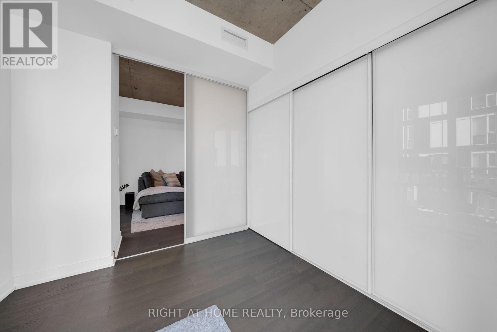 1002 - 45 Baseball Place, Toronto (south Riverdale), Ontario