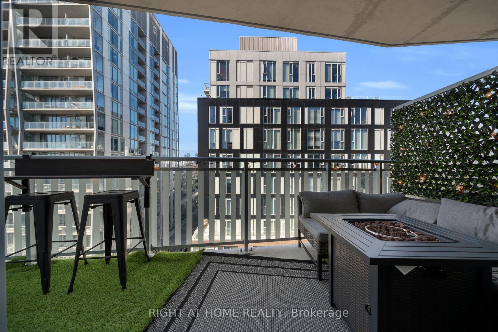 1002 - 45 Baseball Place, Toronto (south Riverdale), Ontario