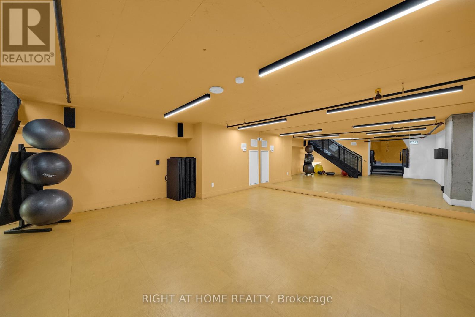 1002 - 45 Baseball Place, Toronto (south Riverdale), Ontario