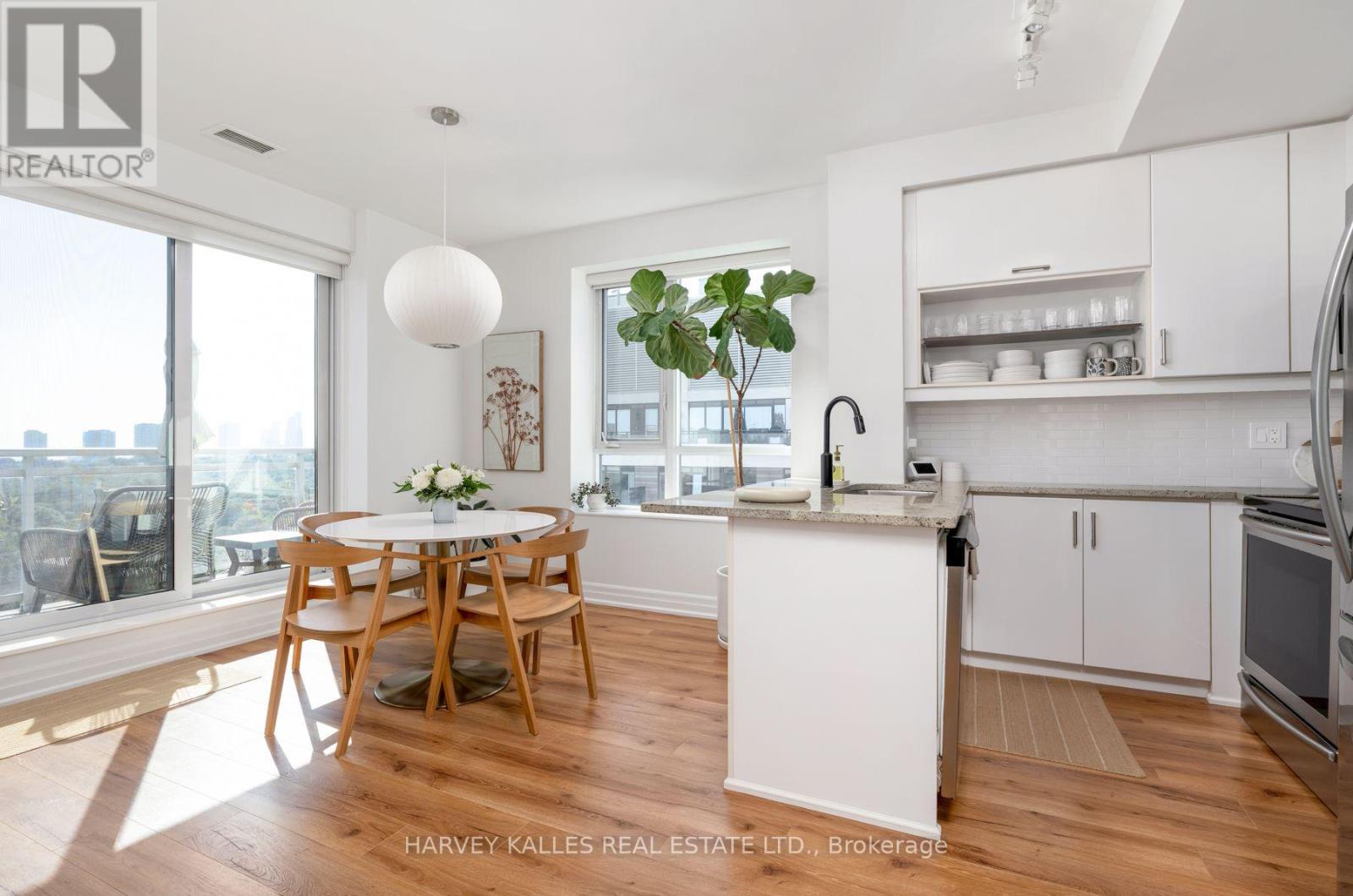 715 - 20 Gothic Avenue, Toronto (high Park-swansea), Ontario