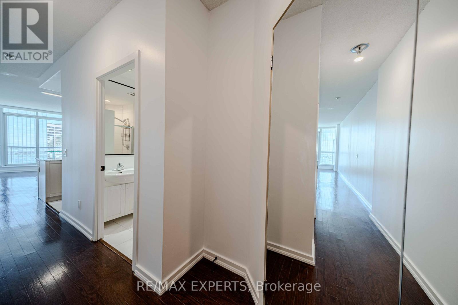 2905 - 8 York Street, Toronto (waterfront Communities), Ontario