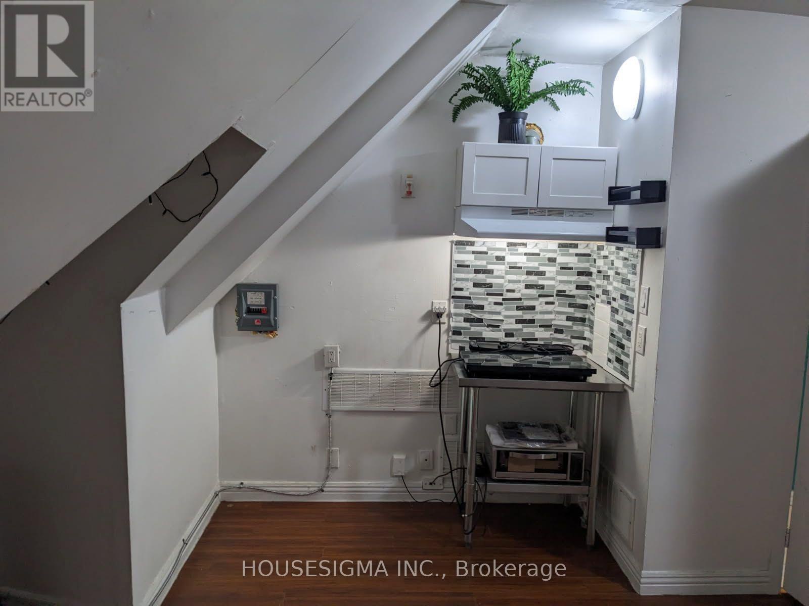 888 Dundas Street E, Toronto (south Riverdale), Ontario