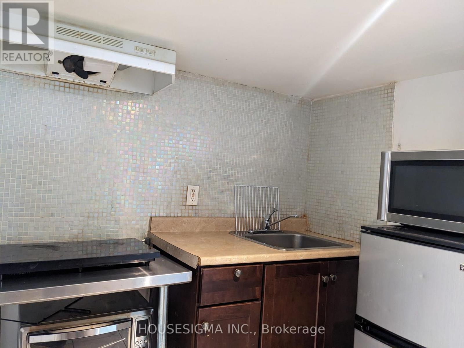 888 Dundas Street E, Toronto (south Riverdale), Ontario