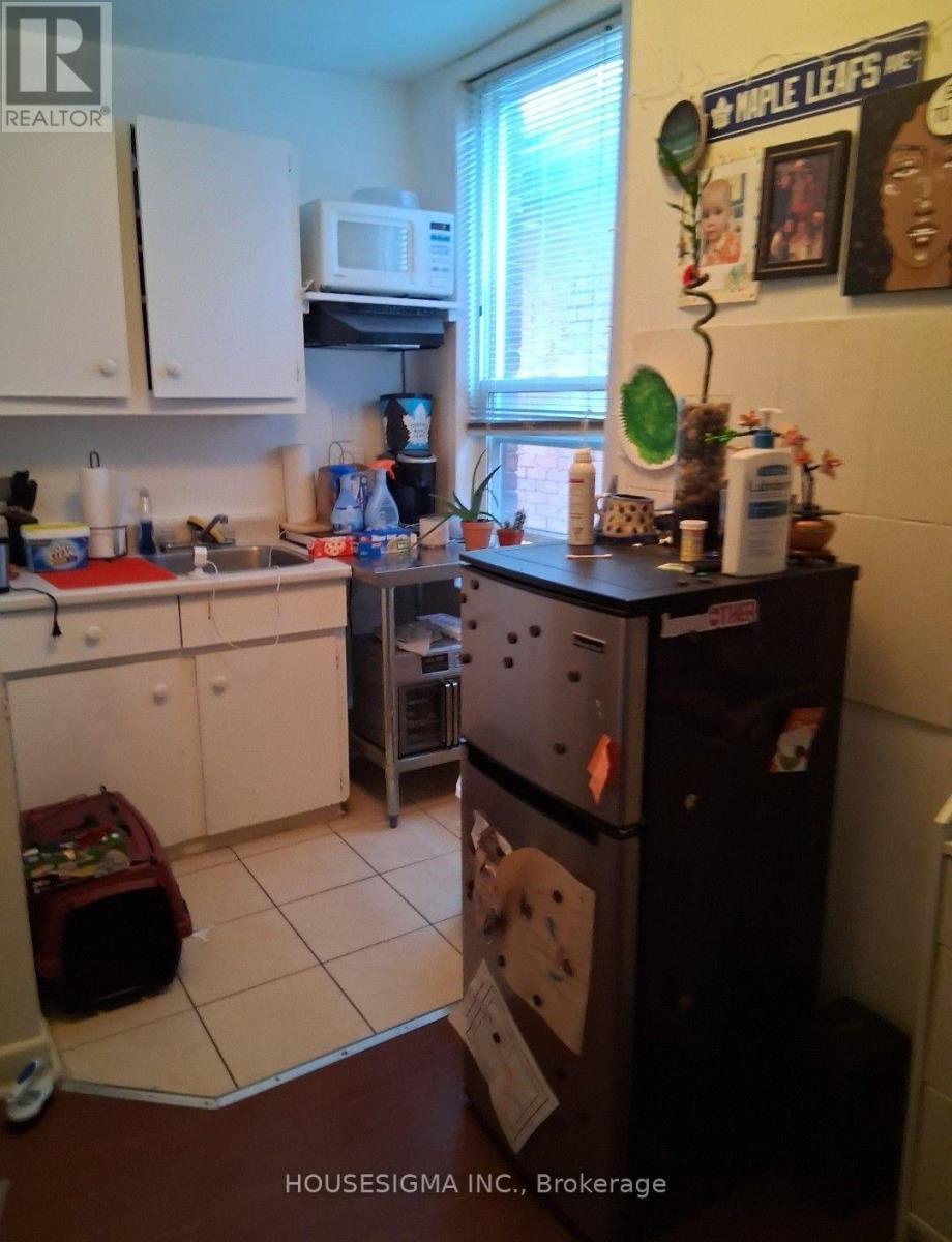 888 Dundas Street E, Toronto (south Riverdale), Ontario