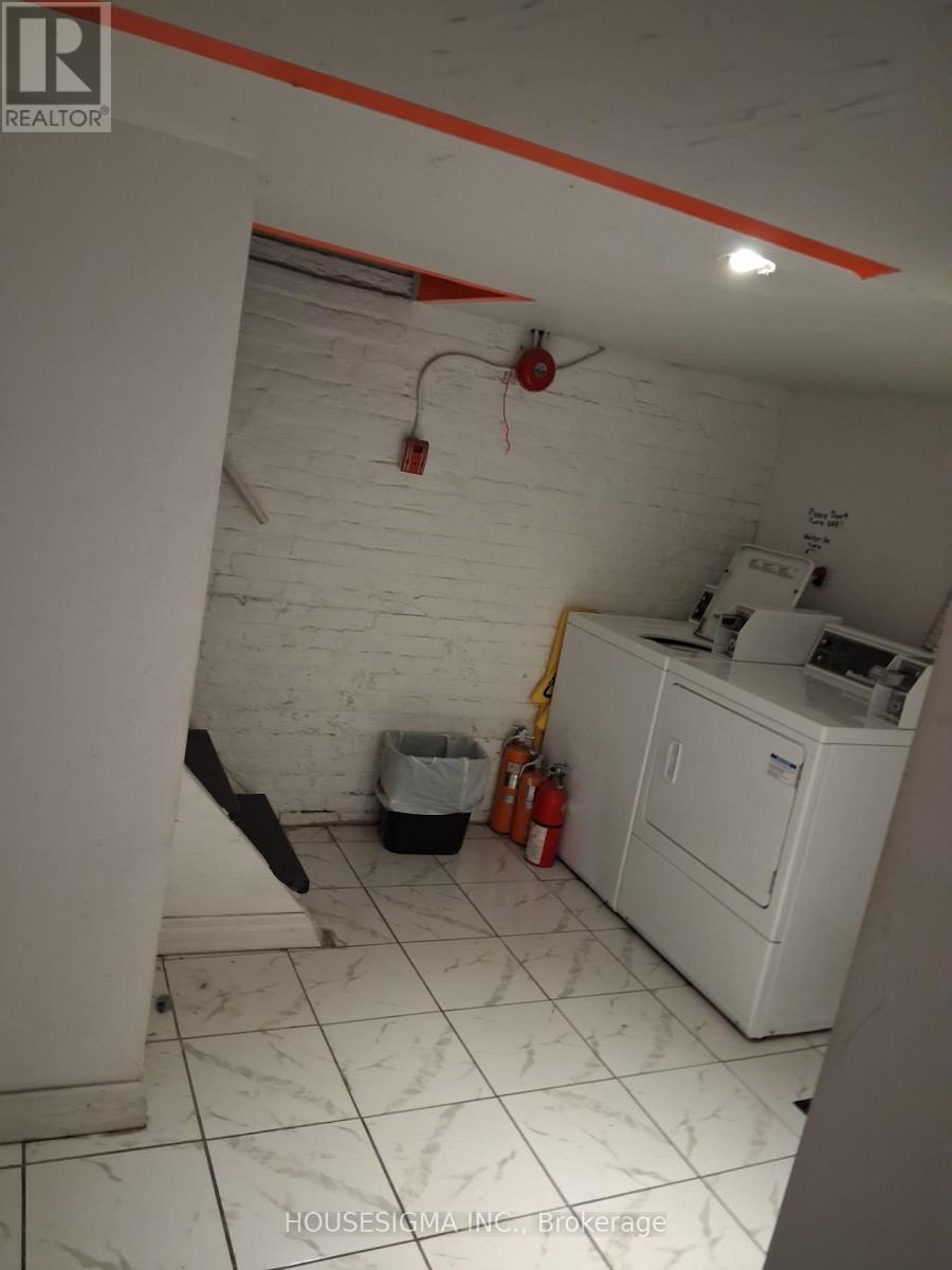 888 Dundas Street E, Toronto (south Riverdale), Ontario