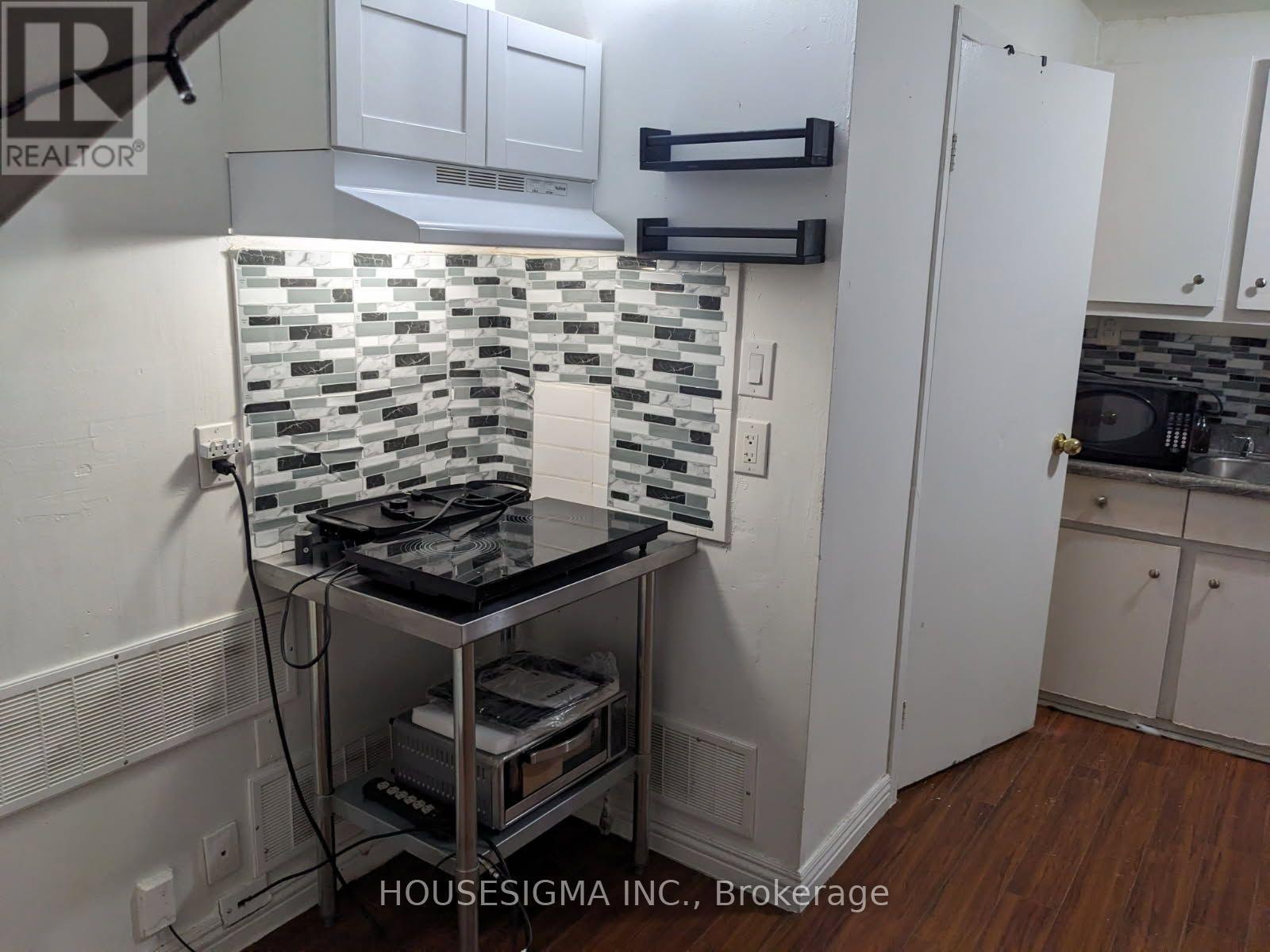 888 Dundas Street E, Toronto (south Riverdale), Ontario