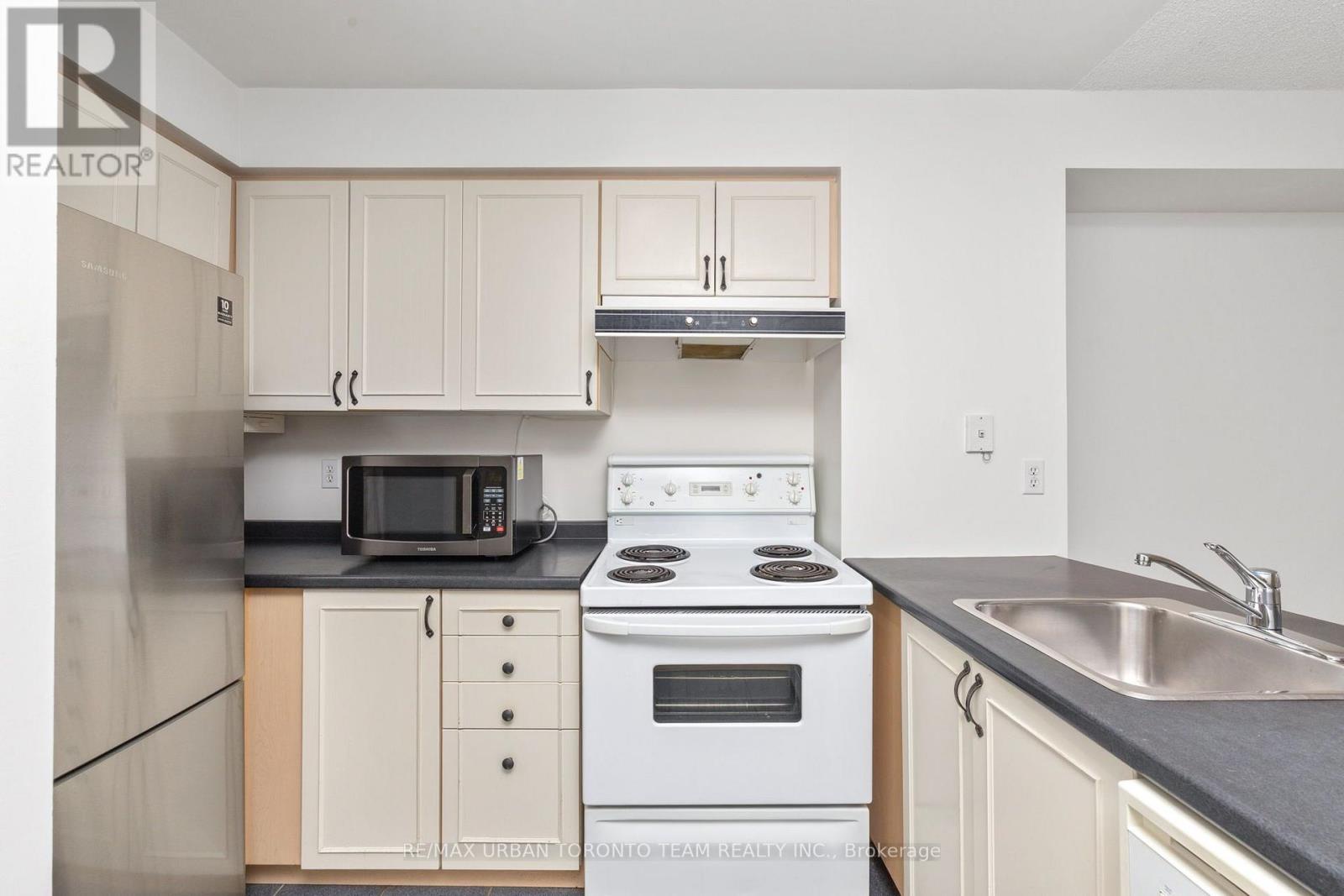 #505 - 140 Bathurst Street, Toronto (niagara), Ontario