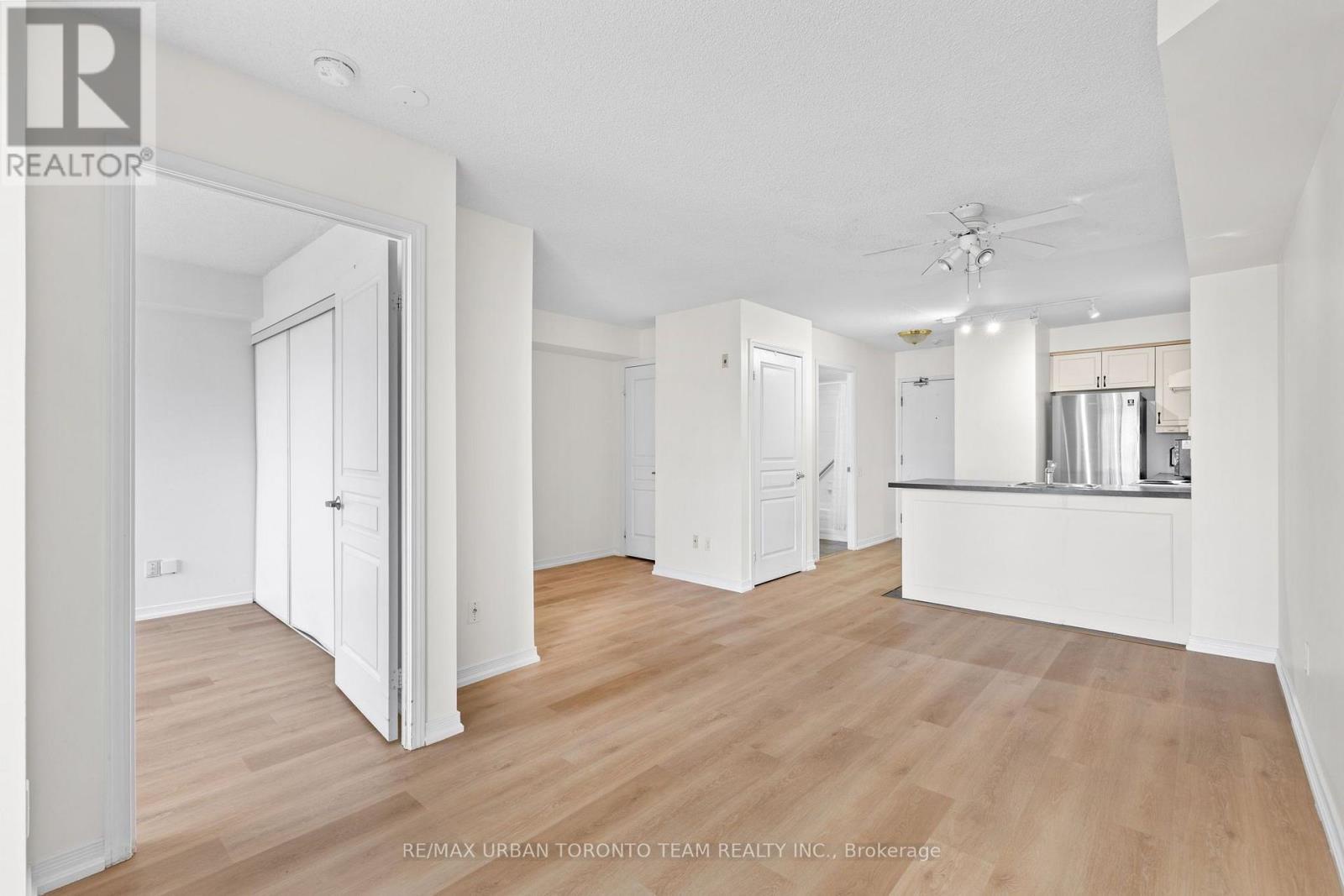 #505 - 140 Bathurst Street, Toronto (niagara), Ontario