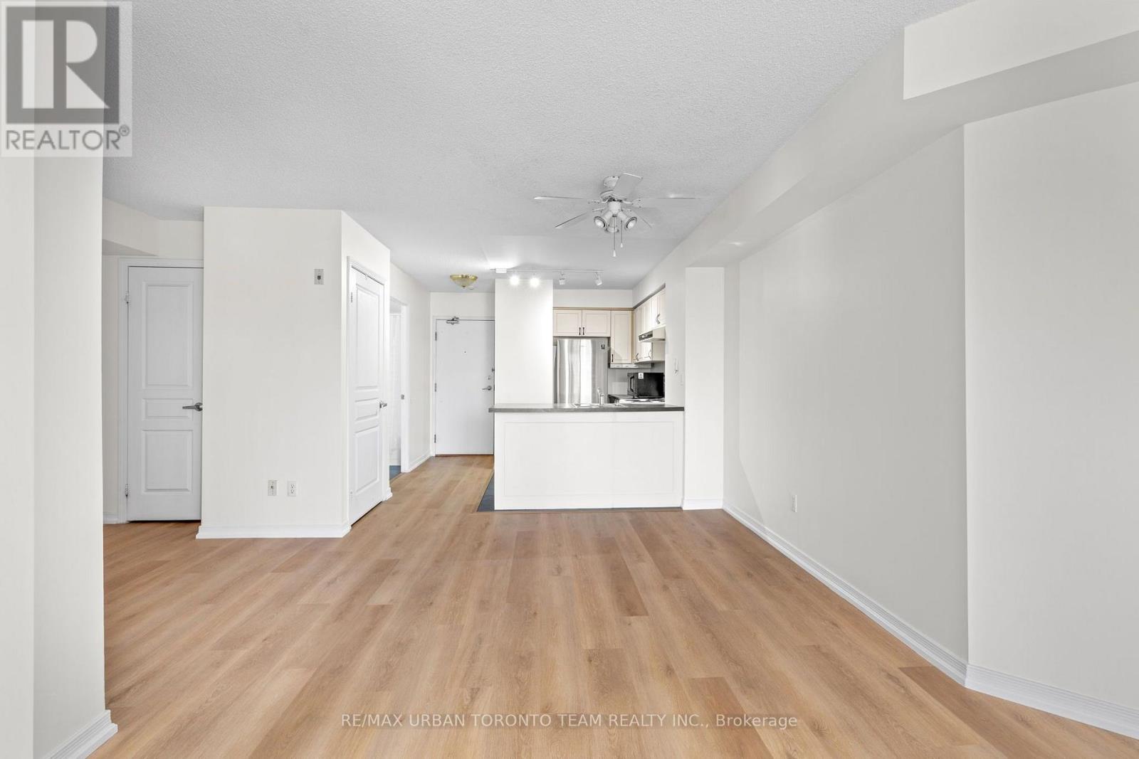 #505 - 140 Bathurst Street, Toronto (niagara), Ontario