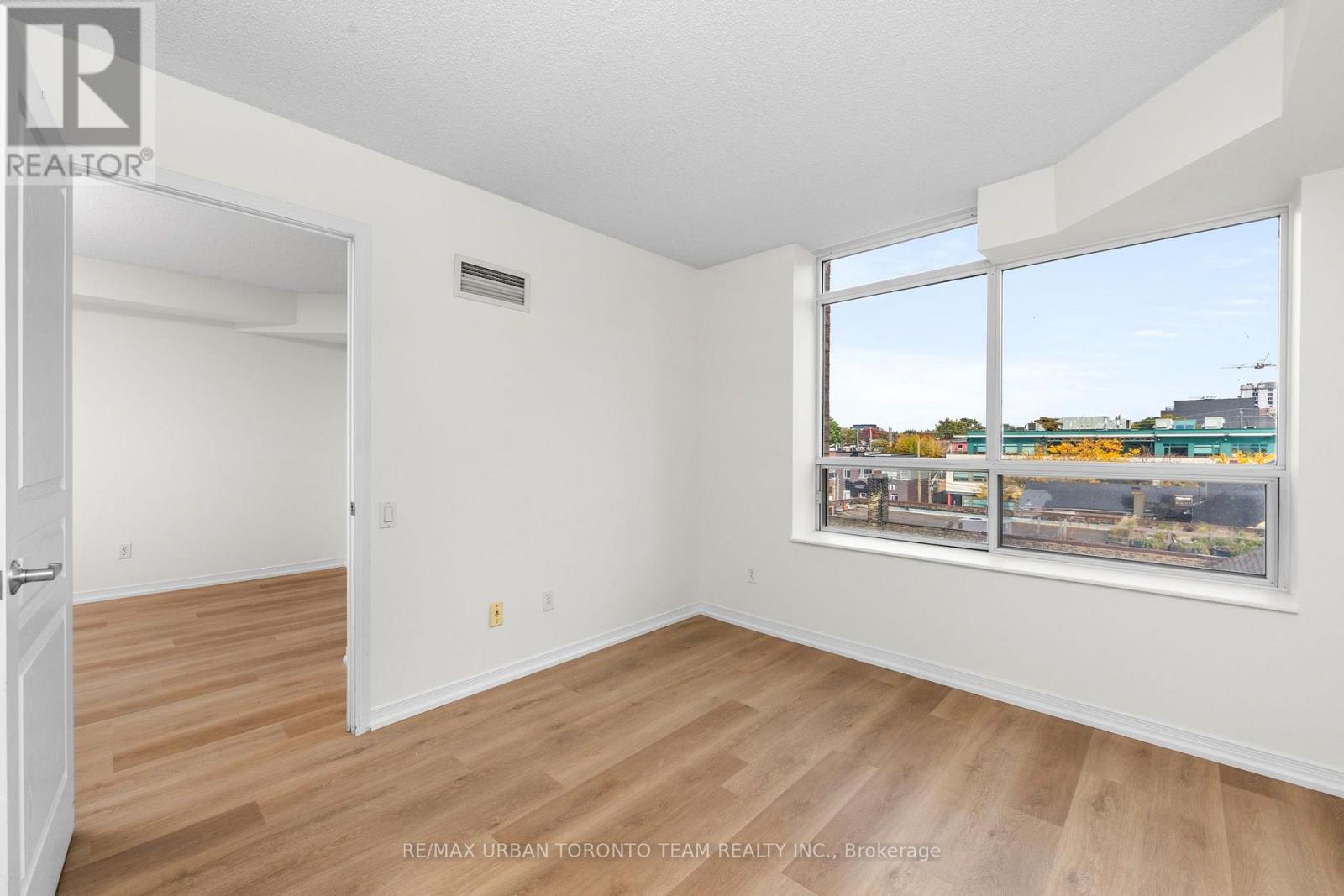 #505 - 140 Bathurst Street, Toronto (niagara), Ontario