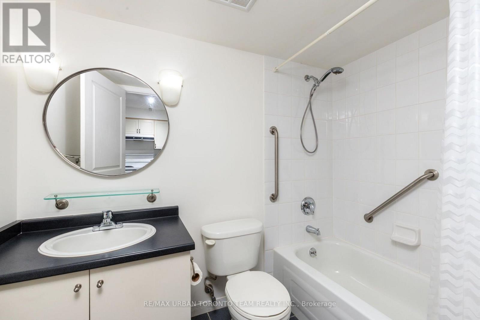 #505 - 140 Bathurst Street, Toronto (niagara), Ontario