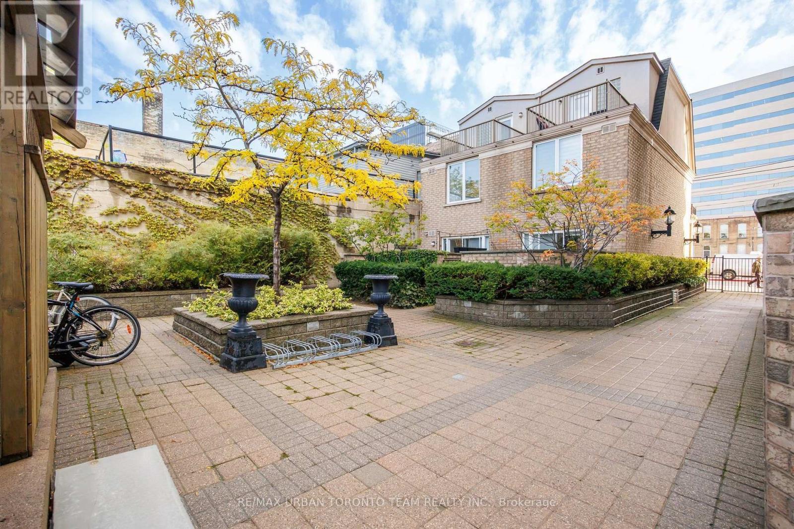 #505 - 140 Bathurst Street, Toronto (niagara), Ontario
