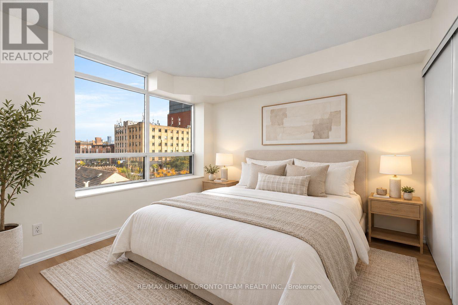 #505 - 140 Bathurst Street, Toronto (niagara), Ontario