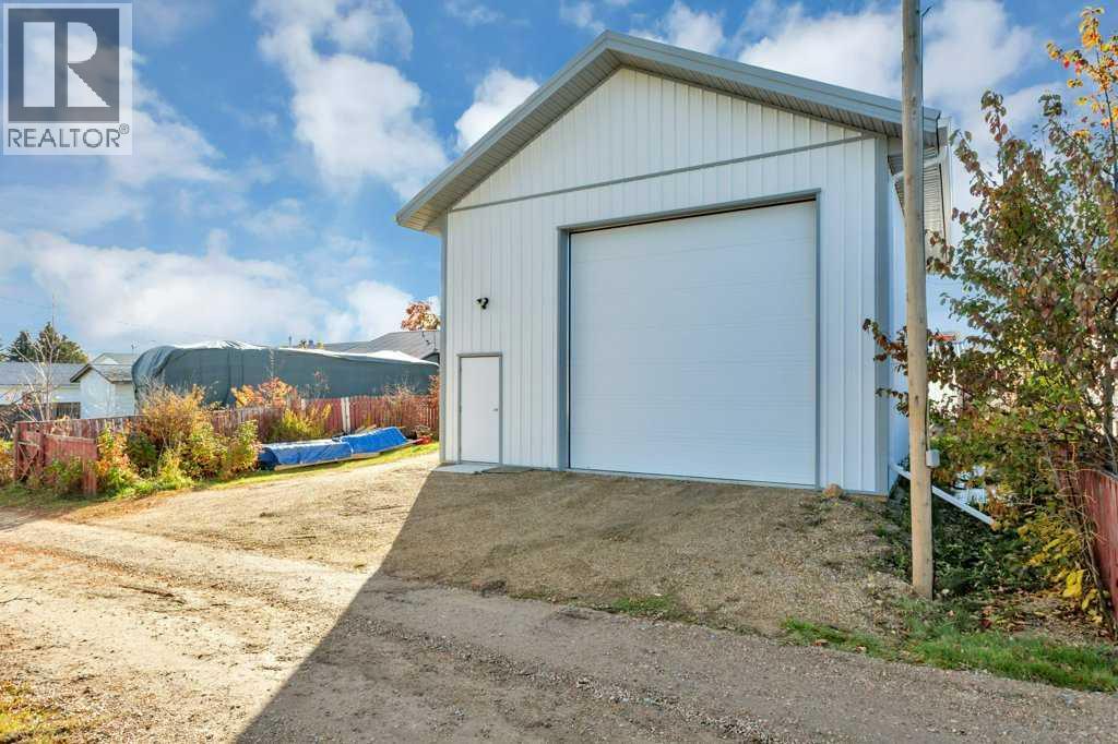 4910 56 Avenue, Rimbey, Alberta