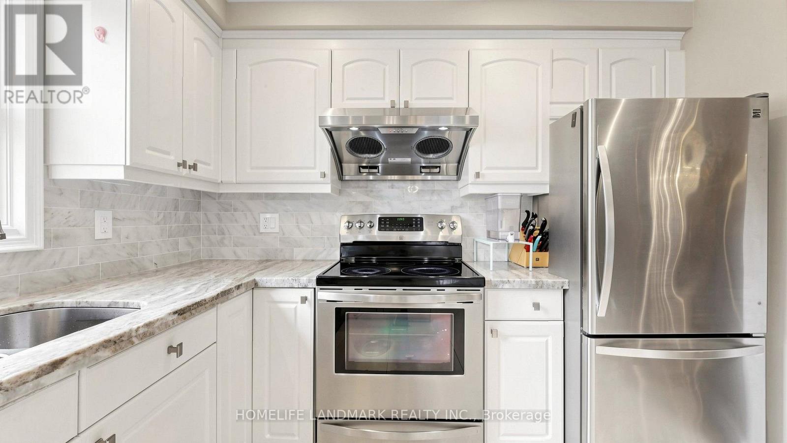 4 Bishop Crescent, Markham (markham Village), Ontario