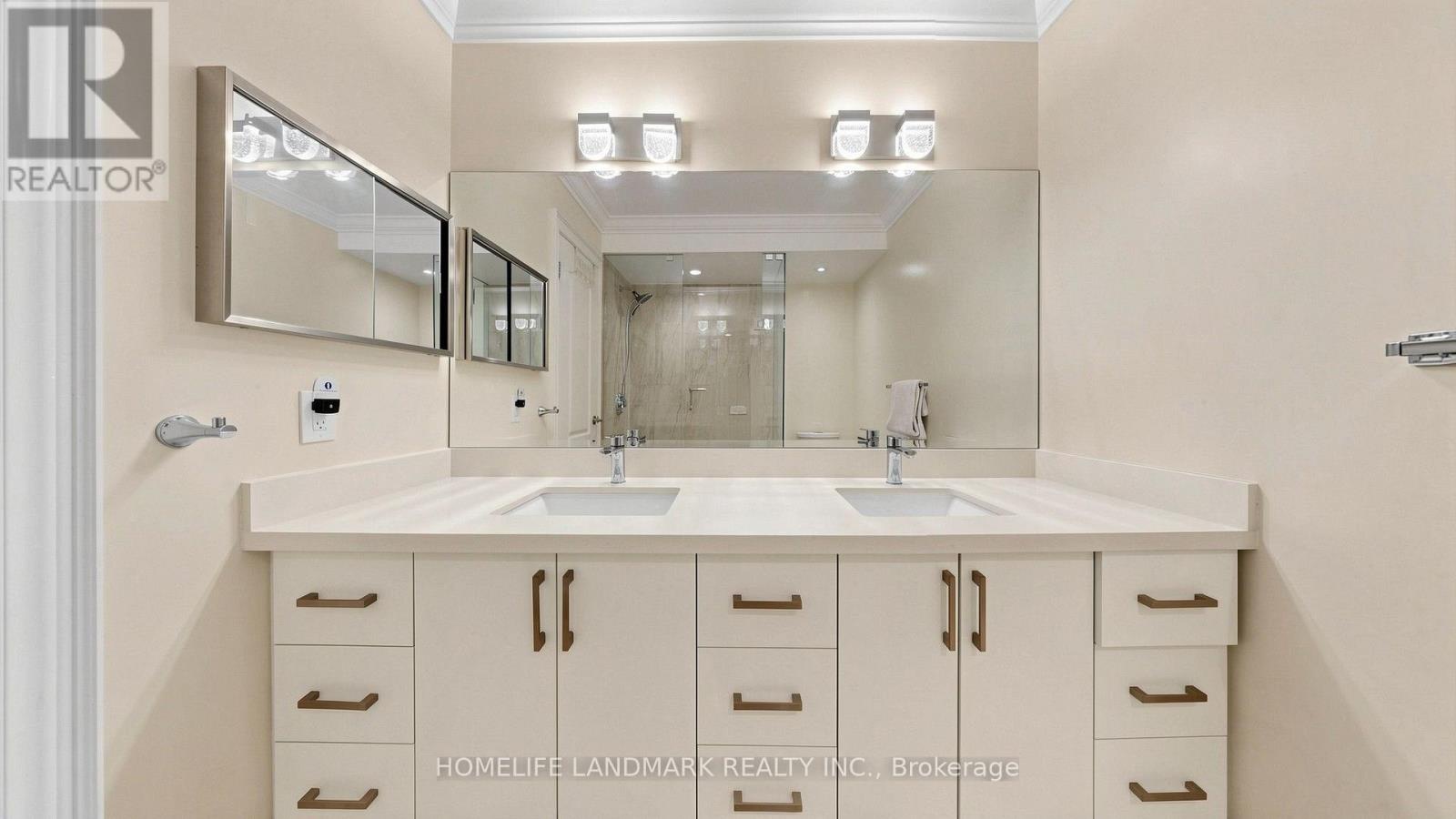 4 Bishop Crescent, Markham (markham Village), Ontario