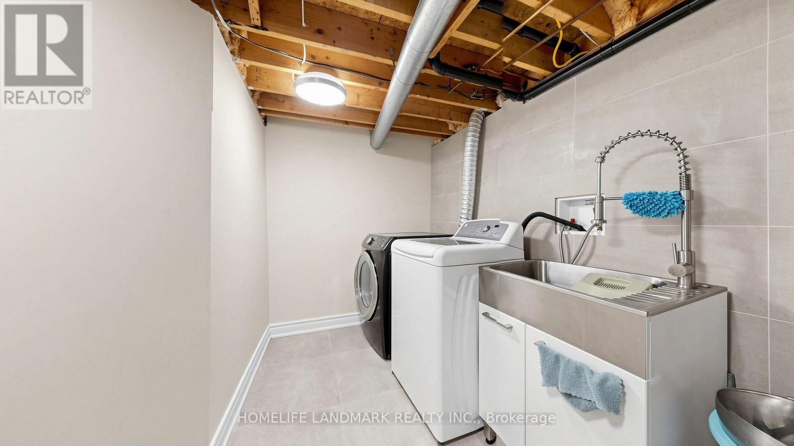 4 Bishop Crescent, Markham (markham Village), Ontario