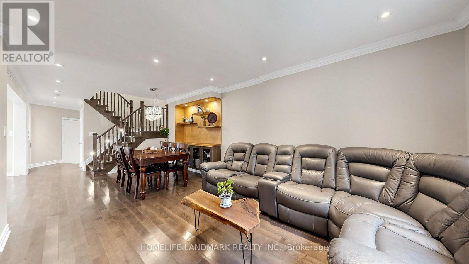 4 Bishop Crescent, Markham (markham Village), Ontario