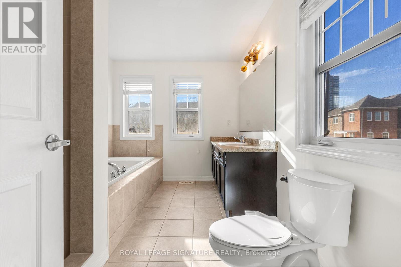 2 Poppythorn Road, Brampton (fletcher's Meadow), Ontario
