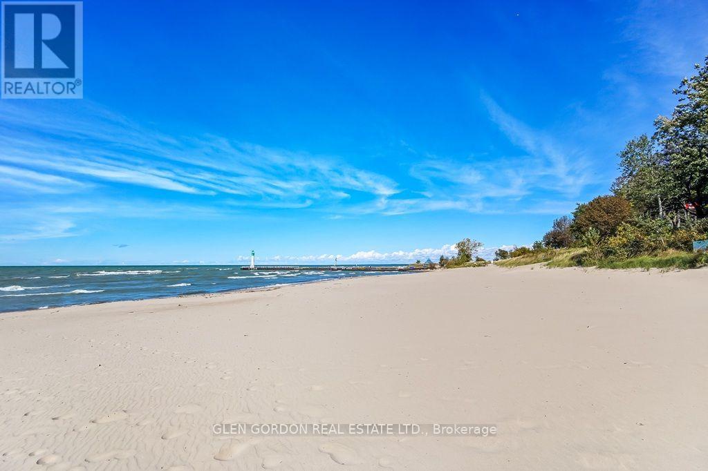10282 Birch Lane, Lambton Shores (grand Bend), Ontario