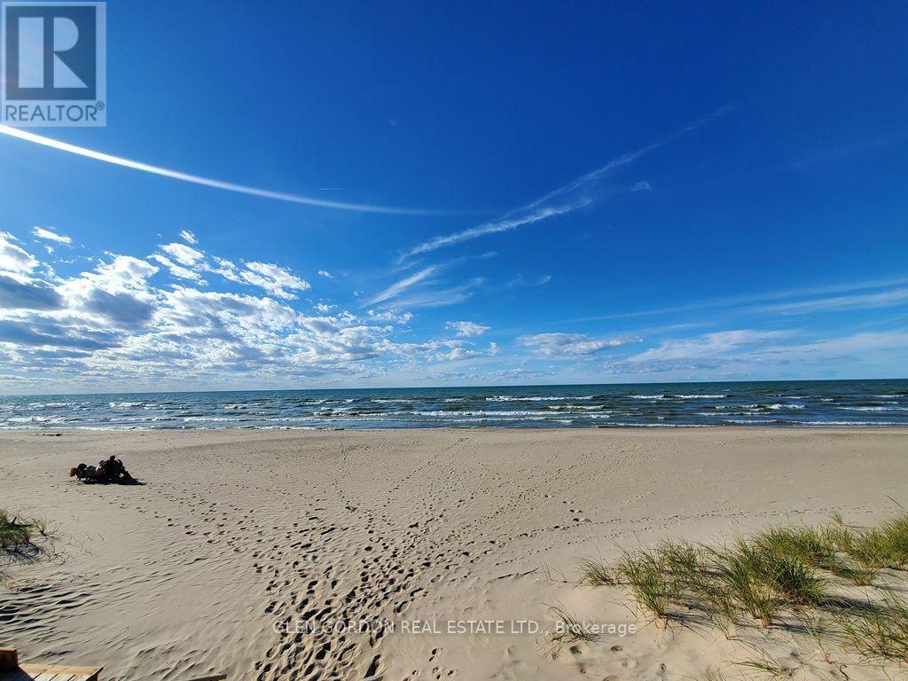 10282 Birch Lane, Lambton Shores (grand Bend), Ontario